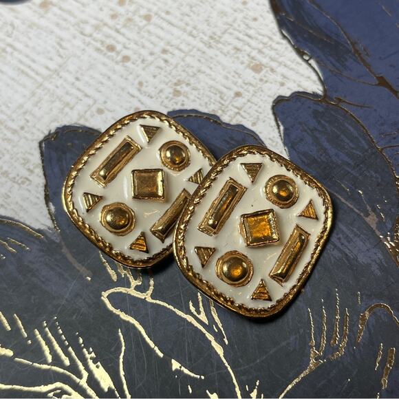 Vintage 80s Oversized Chunky Square Gold and Cream Enamel Geometric Earrings D1 - Picture 8 of 10